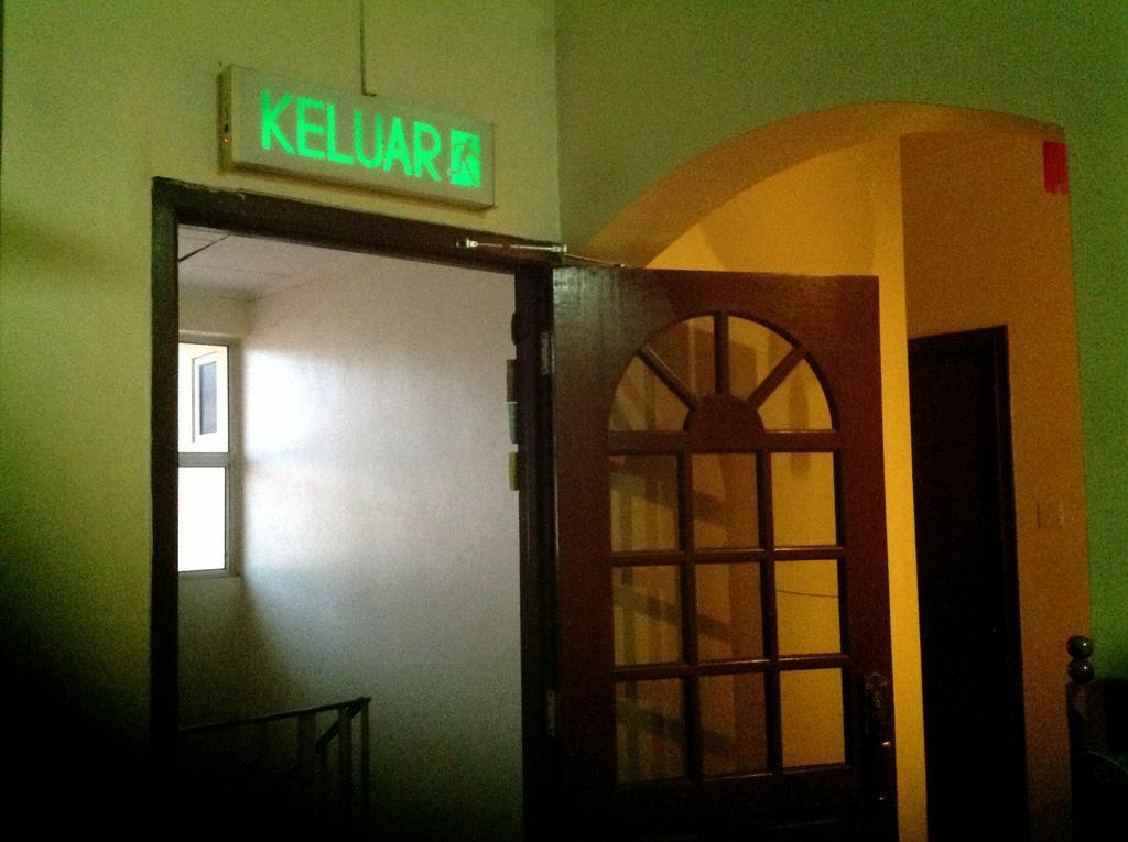 Hotel Morning Glory Kudat Extérieur photo